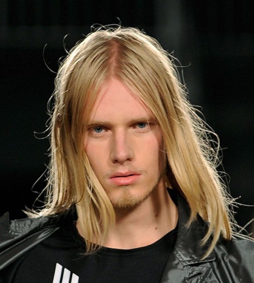 15 Sporty long hairstyles for men