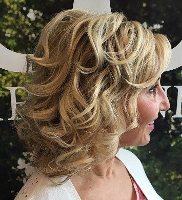 Modern Hairstyles for Women Over 40