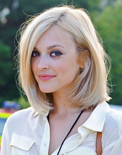 Classy Medium Blonde Bob-Medium Layered haircuts for thick hair