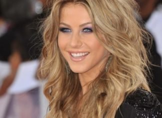 Different Long Haircuts for Women Different Long Haircuts for Women Attractive Messy Curly Hair