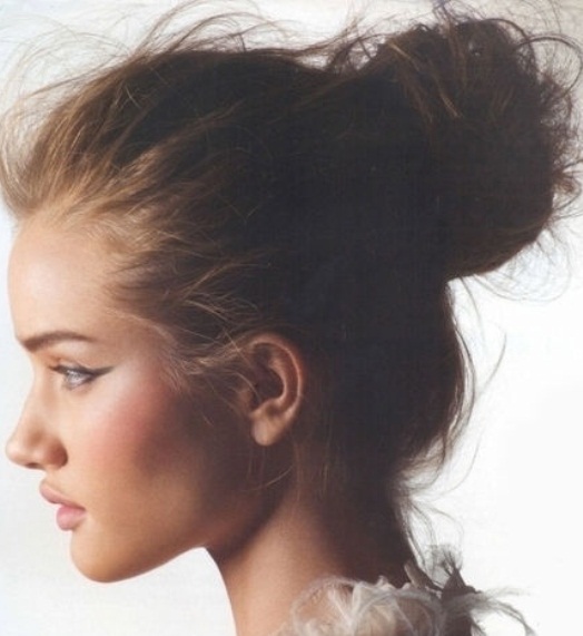 Messy Bun- Easy hairstyles to make at home