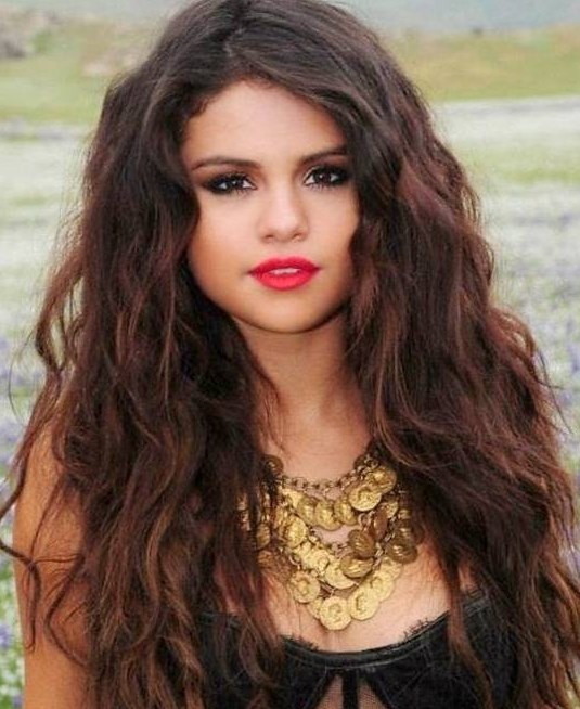 Different Long Haircuts for Women Attractive Messy Curly Hair