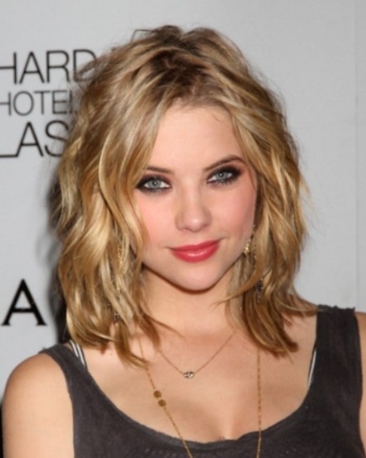 Middle Length Soft Short Wavy Hairstyles