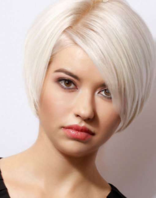 Short Graduated Blonde-Asymmetric Haircuts