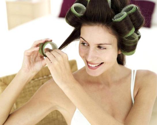 Use Velcro Rollers to Get Wavy Hair