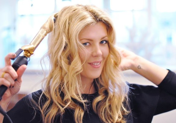 how to use a curling iron