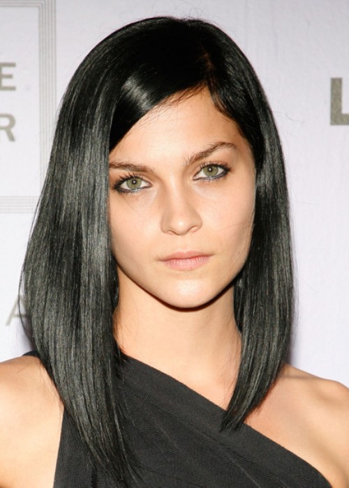  Asymmetric medium length Hairstyles