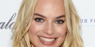 20 Different Hairstyles for Shoulder Length Hair Blunt-End Tousle Hairstyles for Shoulder Length Hair