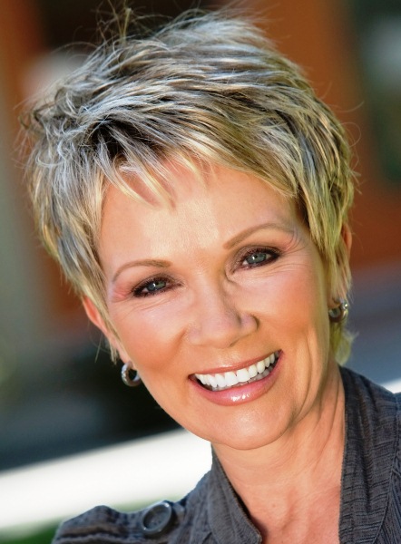 Classy Pixie Haircut for Women-Hairstyles for Older Women