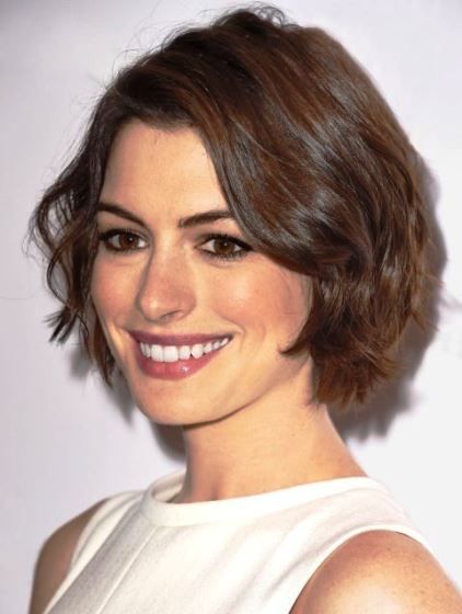 Contemporary Wavy Bob- Short wavy hairstyles for girls