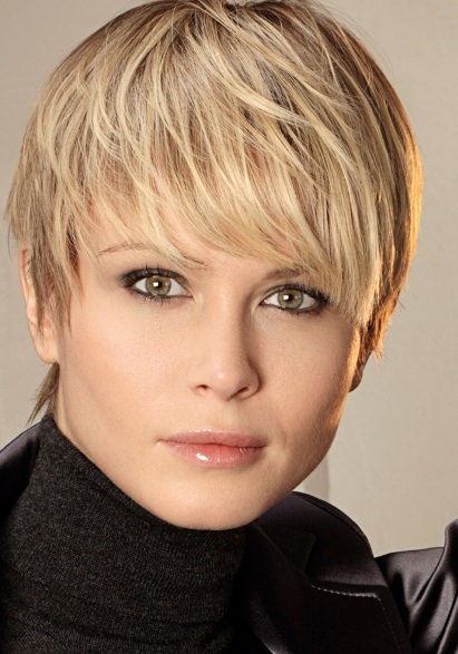 Elongated Pixie with Shaggy Layers-Pixie Haircuts with Bangs
