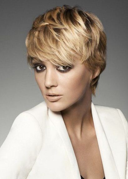 Rezored Pixie Haircut with Bangs-Pixie Haircuts with Bangs