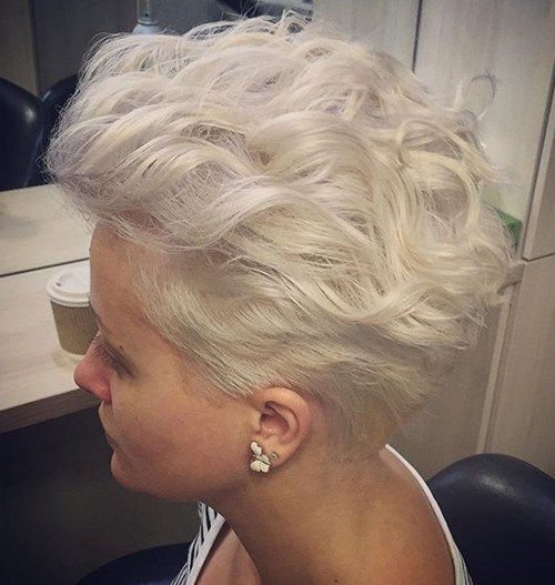 Short Bombshell Curls Spiky Haircuts