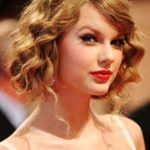 Short Bouncy Curls- Short wavy hairstyles for girls