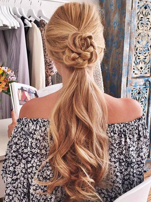 Low Wavy Ponytail Long Blonde Hairstyles