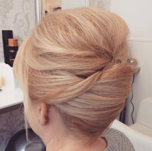 French Roll Hairstyles and haircuts for women over 60