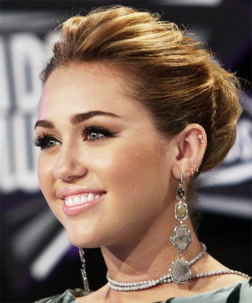 Chic Updo Miley Cyrus haircuts 