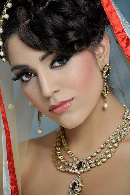 Side Braided Hairstyles for Indian Wedding 