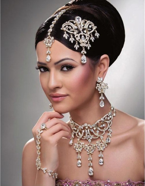 Babette Updo Hairstyles for Indian Wedding 