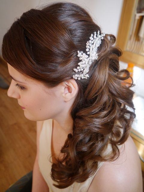 Lovely Downdo hairstyles for brides and bridesmaids