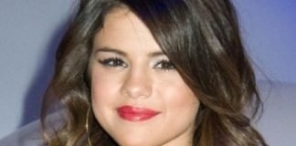 Best Selena Gomez Hairstyles A-Line Wavy Hairstyle with Swoopy Bangs- Best Selena Gomez Hairstyles