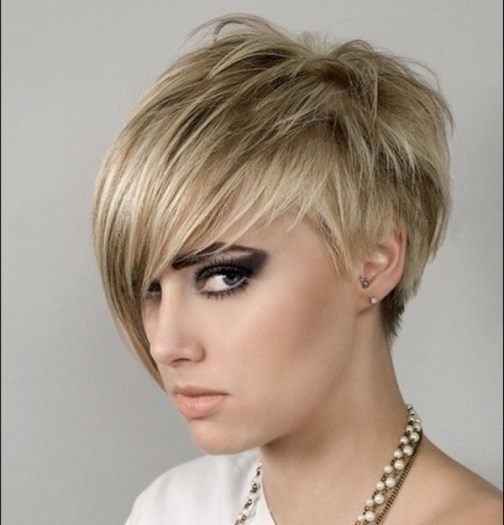 Asymmetrical Pixie Hairstyle simple Short Hairstyles for Women