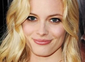 20 Best Medium Length Hairstyles Light Layered Waves- Best Medium Length hairstyles