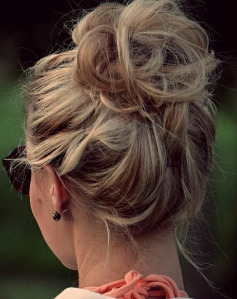 Messy Bun Hairstyle for Thick Hair- Ideas for thick hair