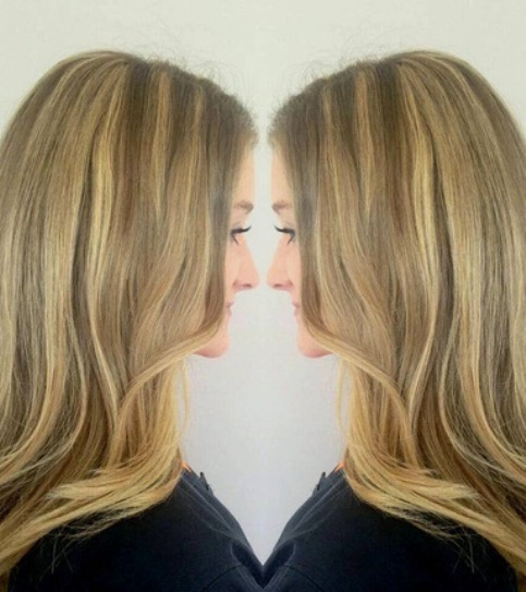 Shoulder-Length Waves- Blonde balayage looks