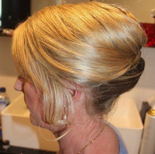 Beautiful Layer with Fringes Hairstyles for Older Women
