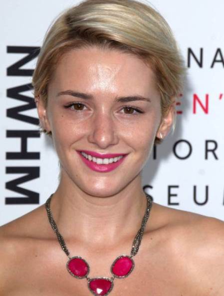 Chic Short Haircut- Short blonde hairstyles