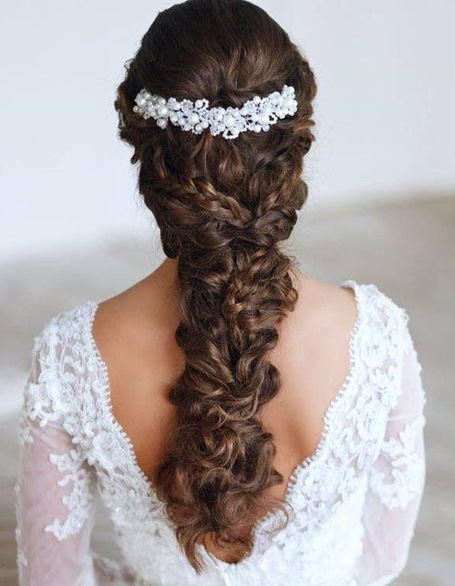 Curly Braided Hairstyle for Wedding- Wedding curly hairstyles