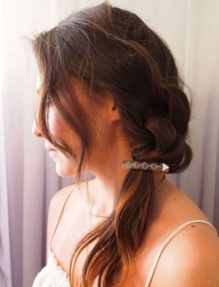 Side Knotted Ponytail- Loose updos